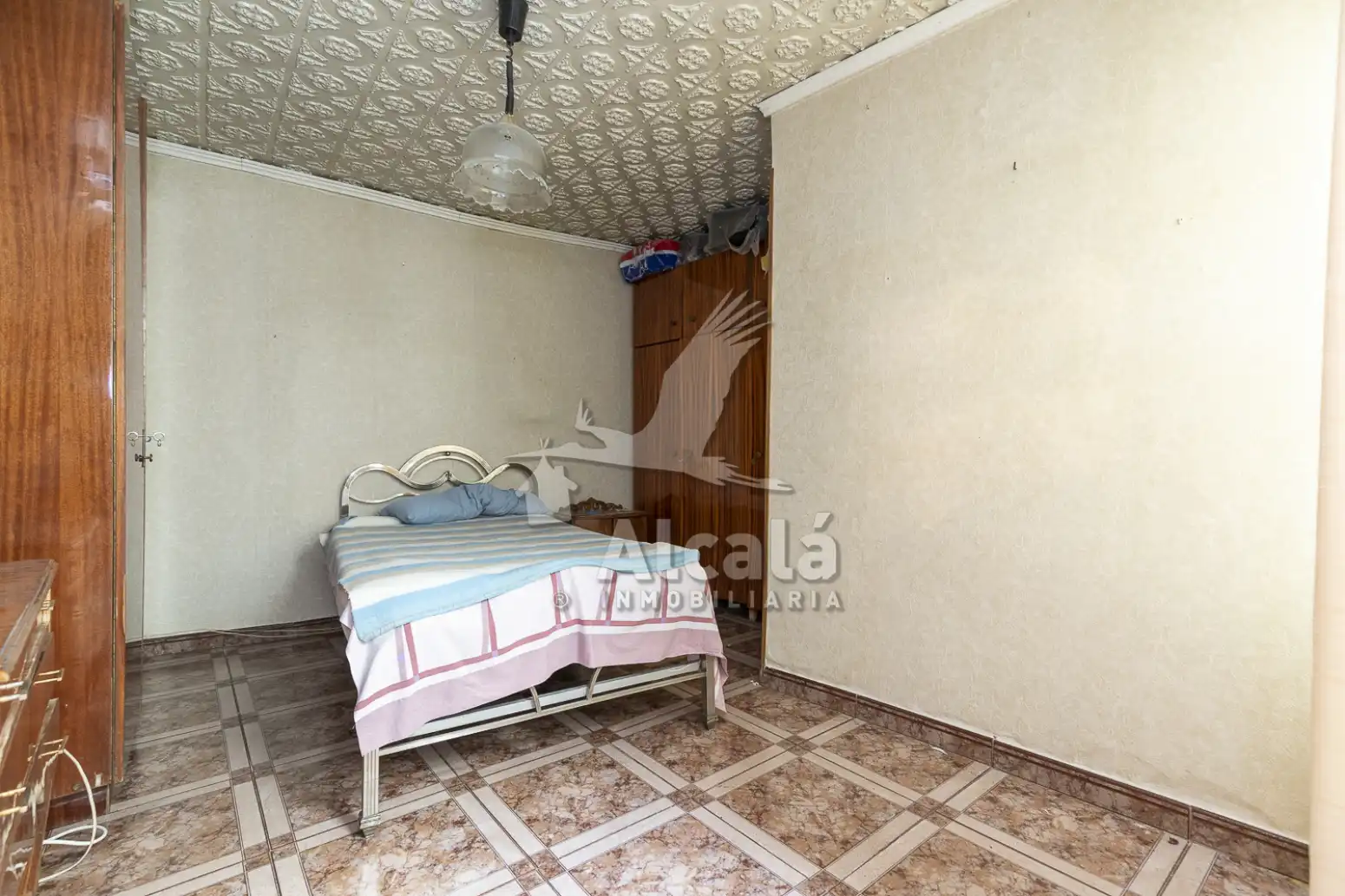 Dormitori de Casa o xalet en venda en Alcalá de Henares amb Calefacció, Traster i Balcó