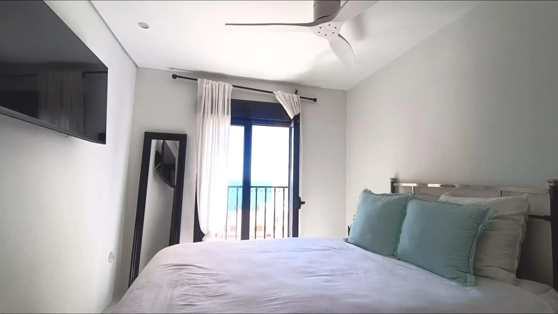 Dormitori de Apartament en venda en Santa Pola amb Aire condicionat i Moblat