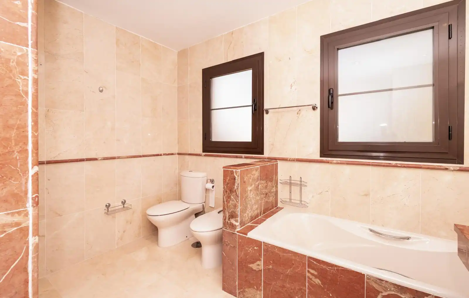 Baño de Piso en venta en Estepona con Aire acondicionado, Terraza y Trastero
