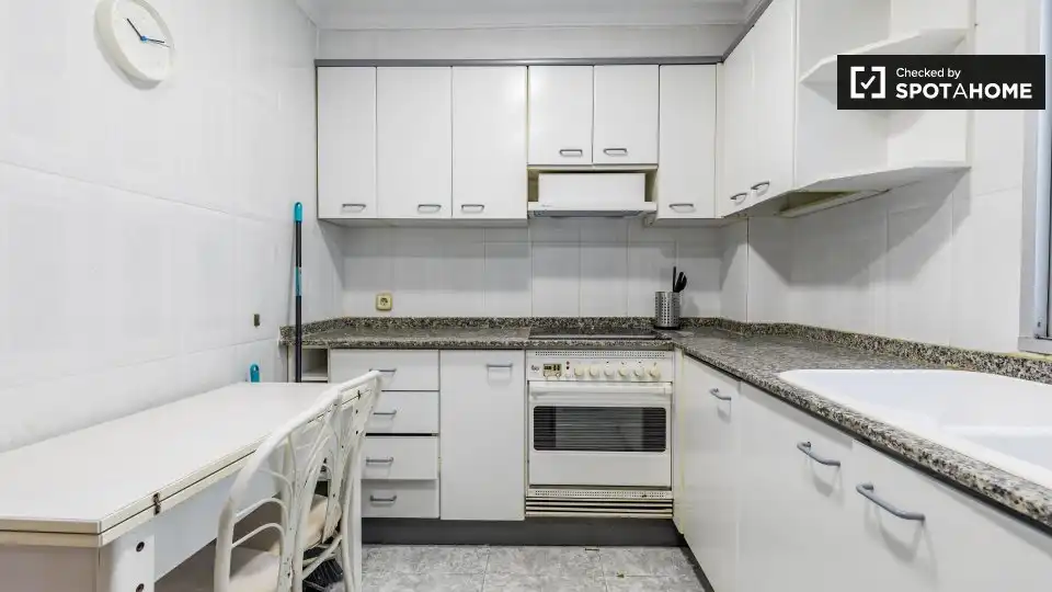 Cocina de Piso de alquiler en Valencia con Aire acondicionado, Calefacción y Amueblado