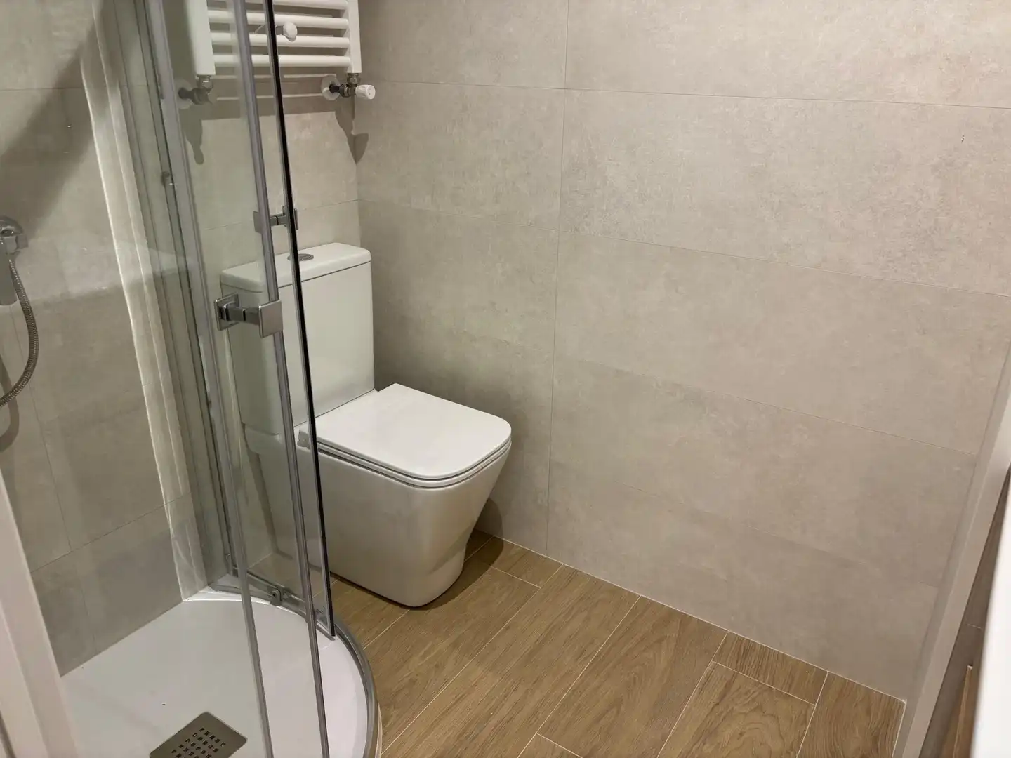 Bathroom of Flat for sale in Madrid  with Air Conditioner, Heating and Swimming Pool