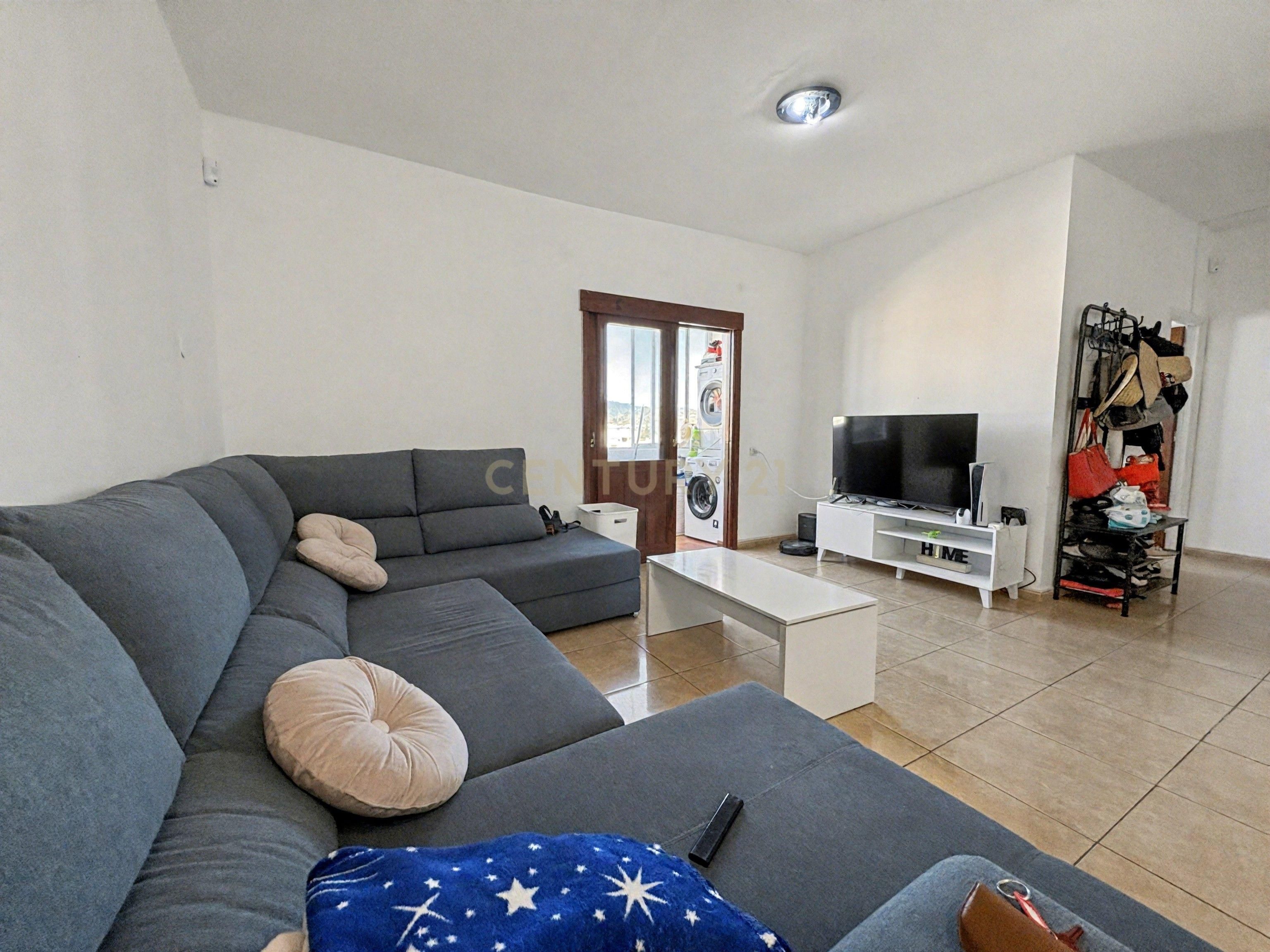 Sala d'estar de Apartament en venda en San Cristóbal de la Laguna amb Forn, Balcó i Alarma