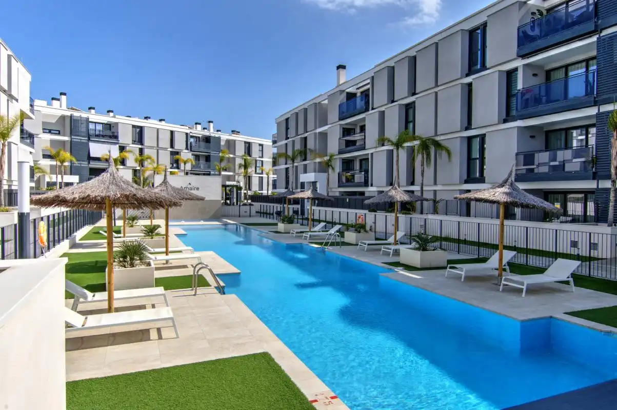 Vista exterior de Planta baixa en venda en Sant Joan d'Alacant amb Aire condicionat, Calefacció i Jardí privat