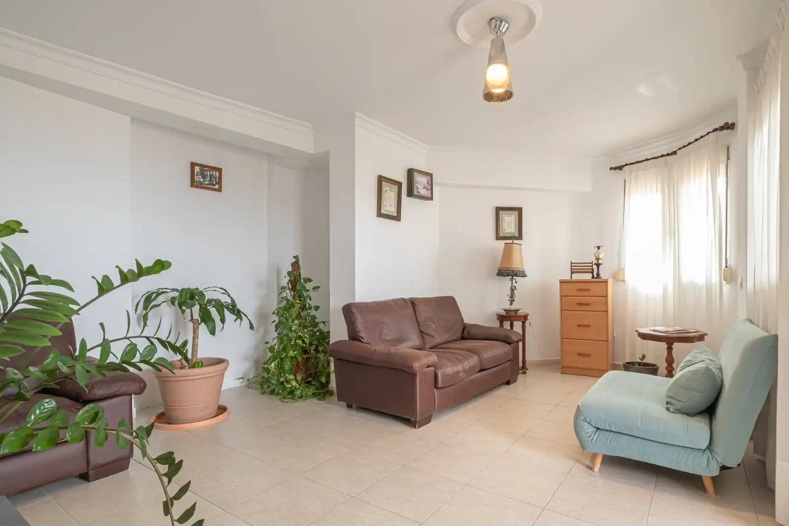 Sala d'estar de Casa o xalet en venda en Málaga amb Aire condicionat, Calefacció i Jardí privat