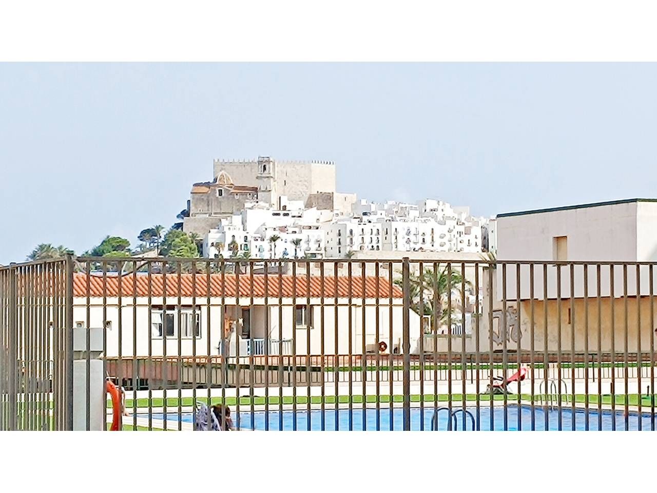 Vista exterior de Estudi en venda en Peñíscola / Peníscola amb Aire condicionat, Terrassa i Moblat