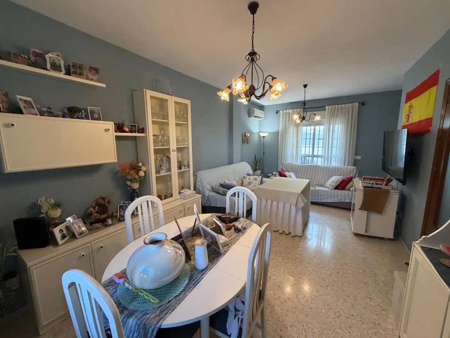 Sala d'estar de Casa adosada en venda en Bollullos de la Mitación