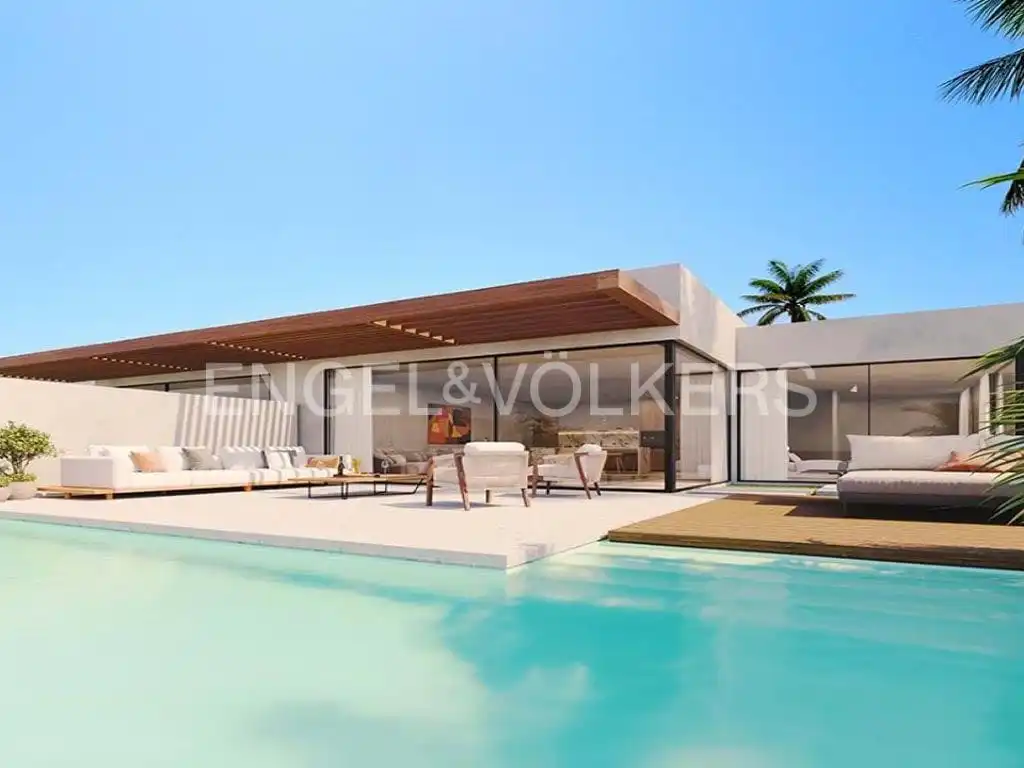 House with pool for sale in Callao Salvaje - Playa Paraíso