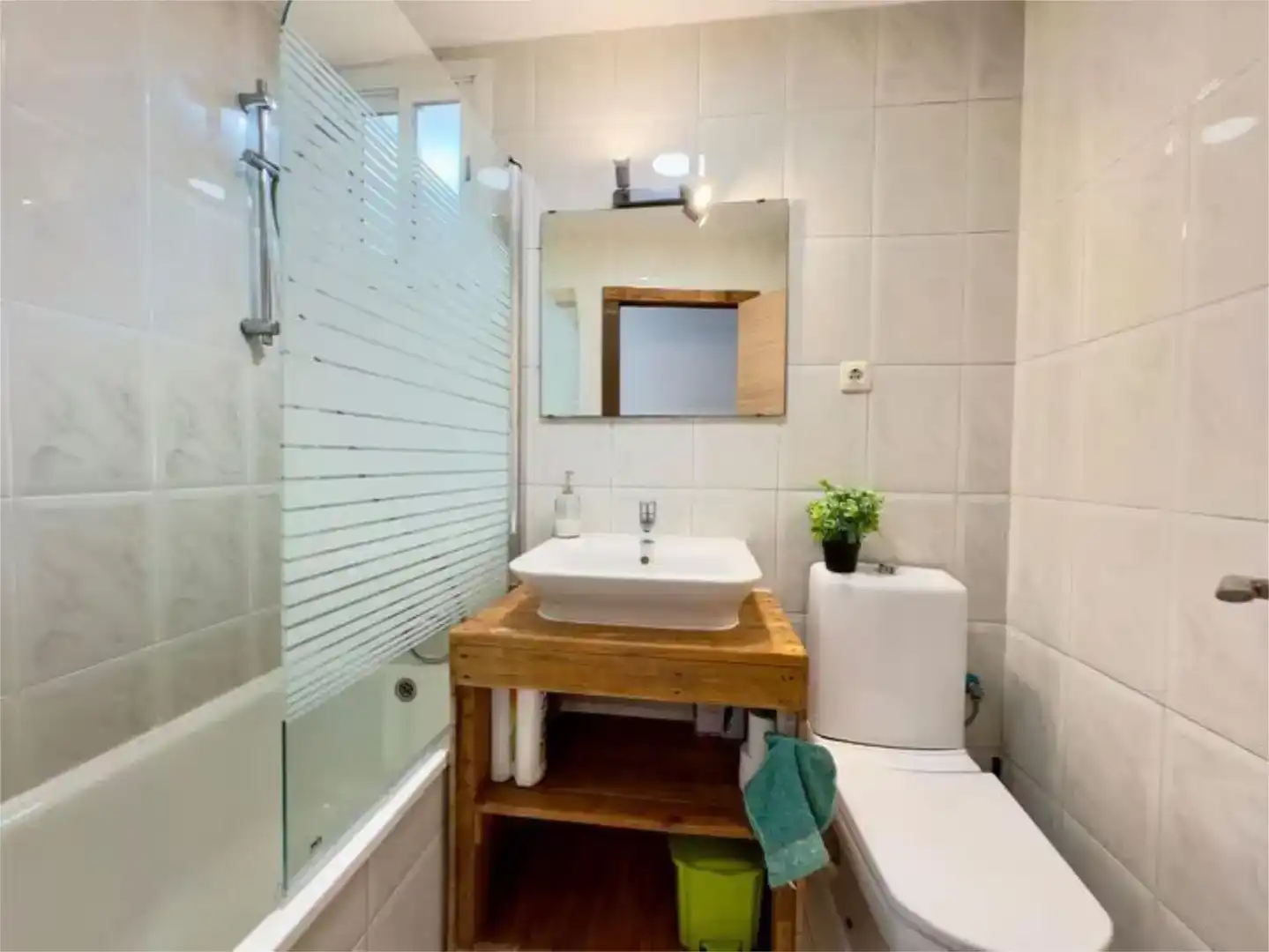 Badezimmer von Wohnungen zur Miete in Benicarló mit Klimaanlage