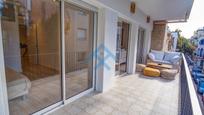 Vista exterior de Pis en venda en Sitges amb Aire condicionat, Terrassa i Balcó