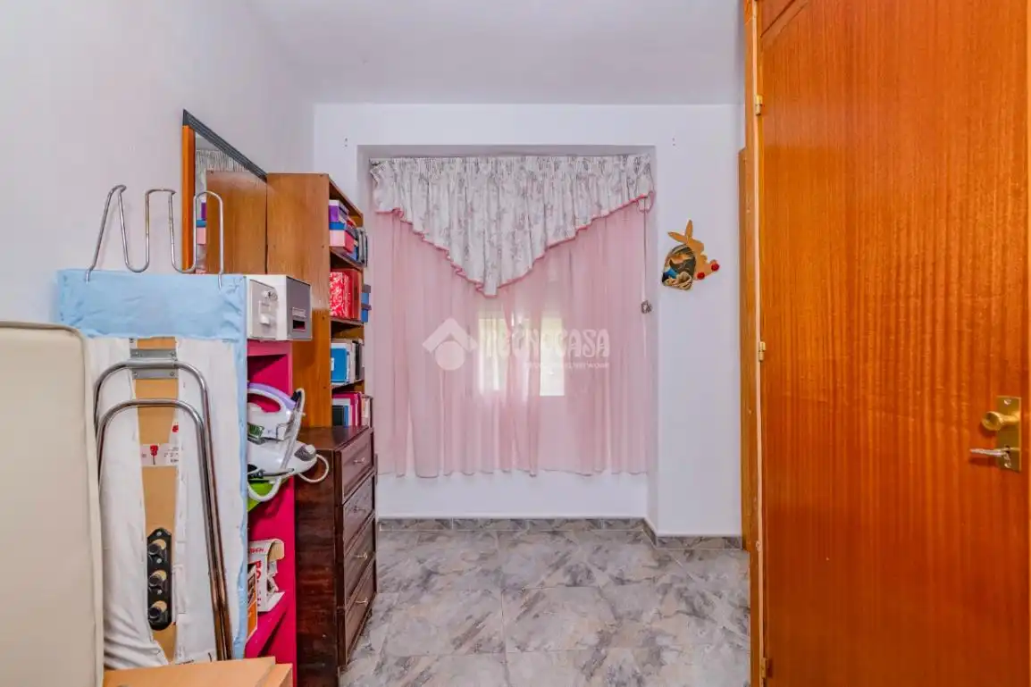 Dormitori de Casa adosada en venda en Loja amb Terrassa