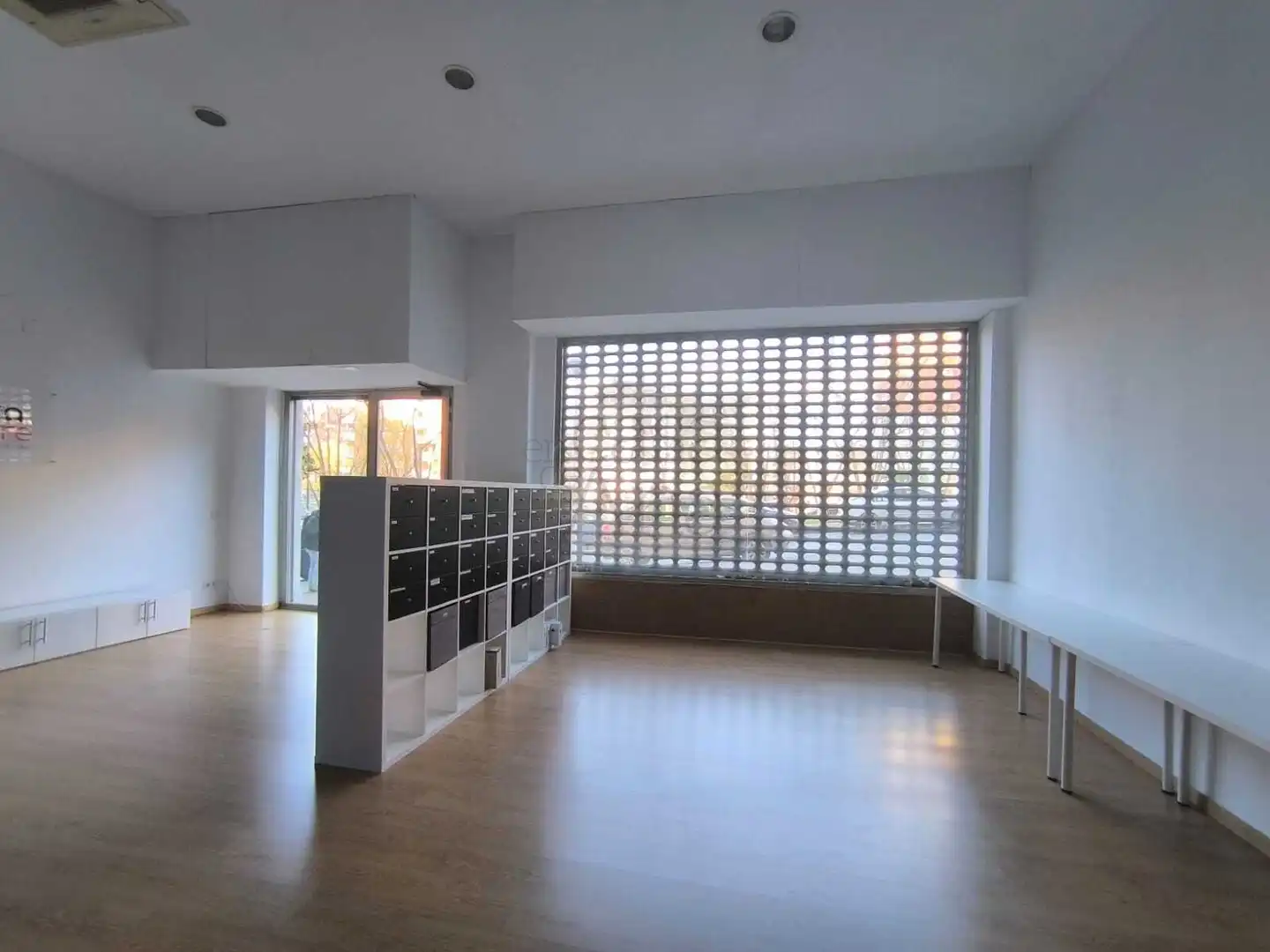Business premises for sale in Jardines Gernika