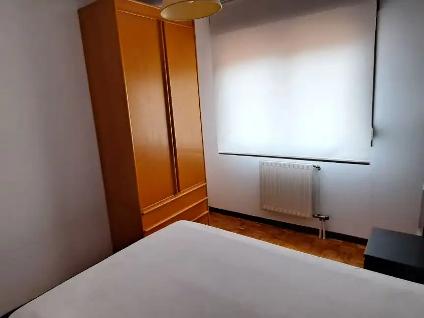 Schlafzimmer von Wohnung zur Miete in Vallobín - La Florida
