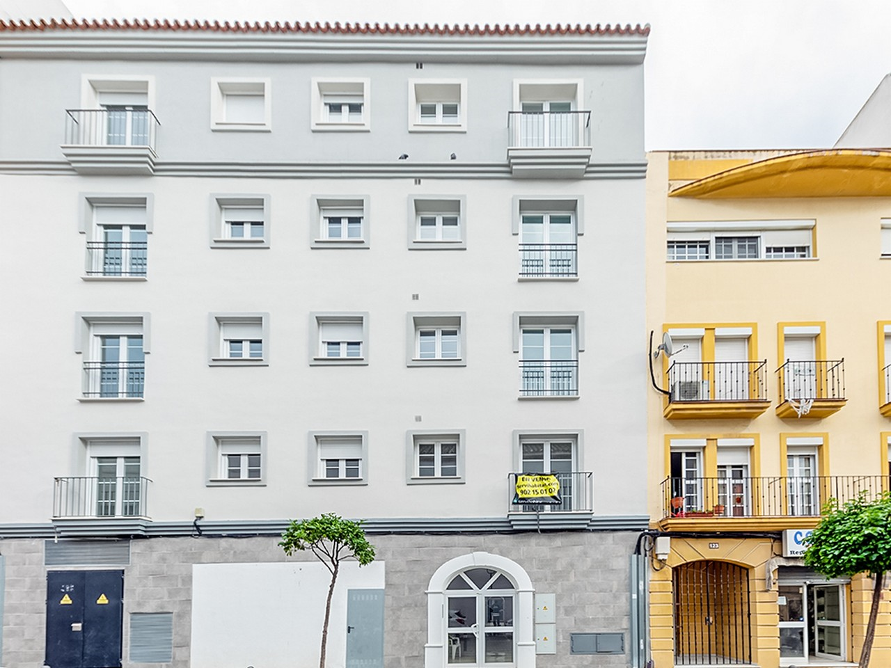 Exterior view of Premises for sale in Algeciras