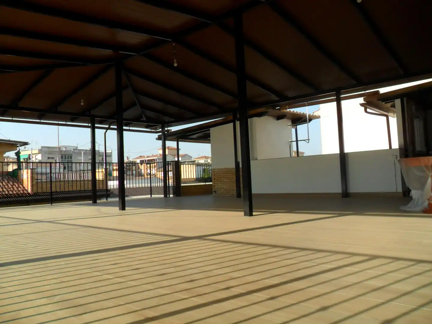 Terrasse von Dachboden zur Miete in Maracena mit Terrasse, Abstellraum und Möbliert