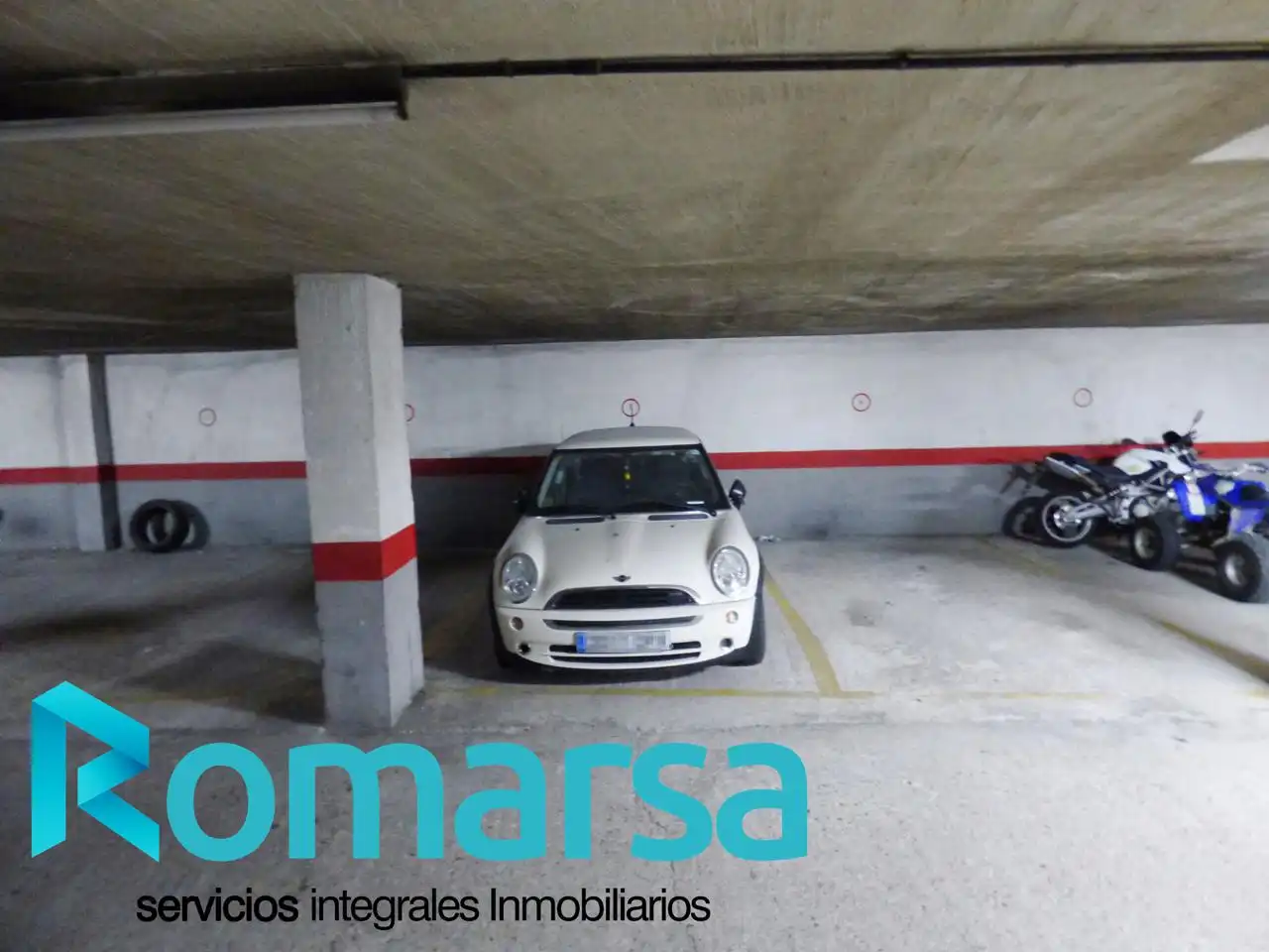 Parking de Piso en venta en Ávila con Calefacción, Parquet y Terraza