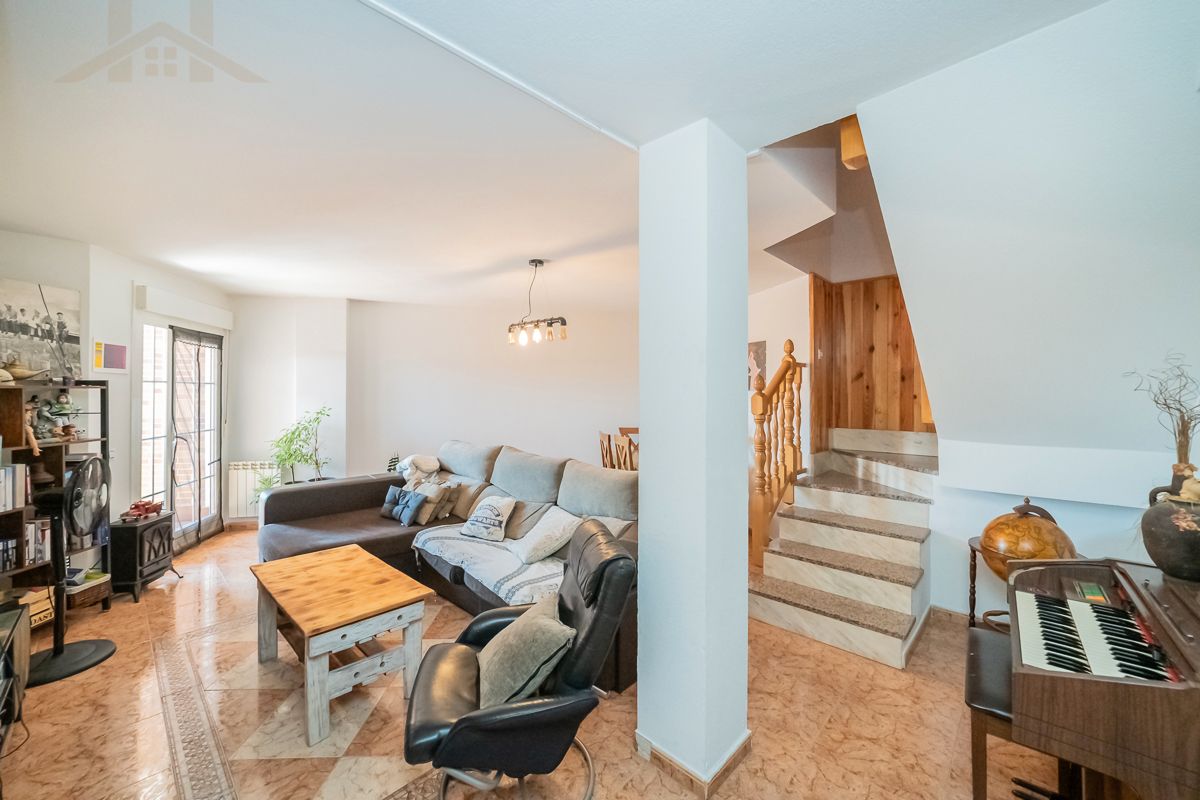 Sala d'estar de Dúplex en venda en Arroyomolinos (Madrid) amb Aire condicionat, Calefacció i Terrassa