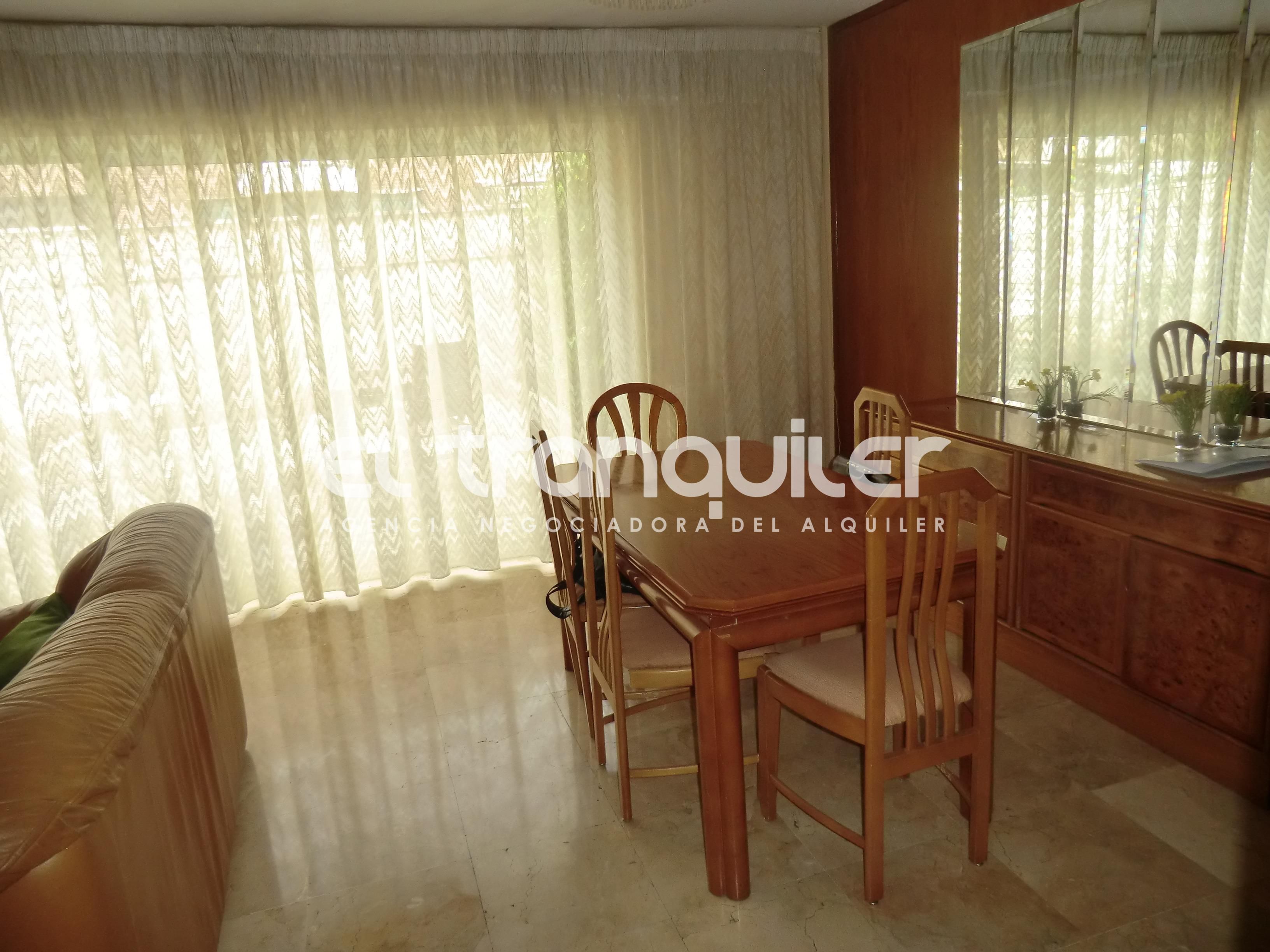 Dining room of Single-family semi-detached for sale in Torrejón de Ardoz  with Storage room, Swimming Pool and Furnished