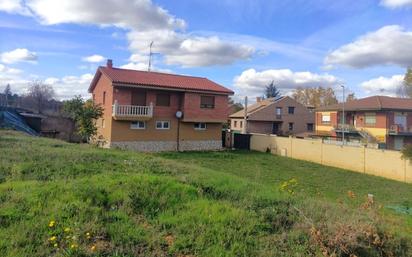 Casa o xalet en venda en Santovenia de la Valdoncina amb Calefacció, Parquet i Terrassa