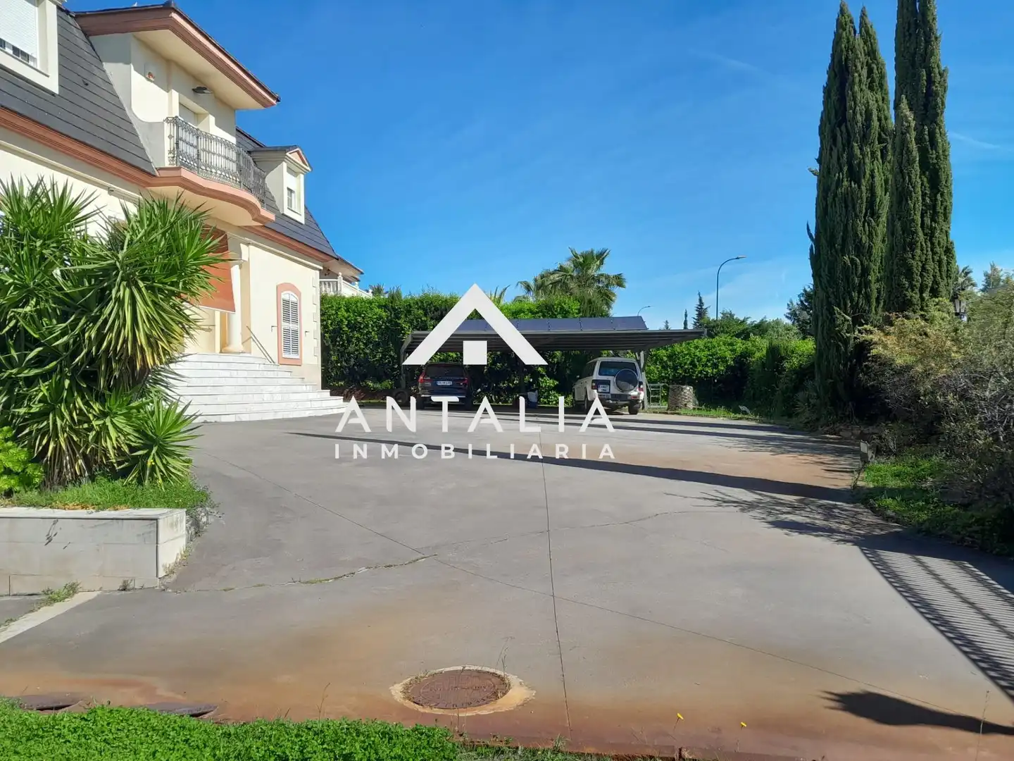 Vista exterior de Casa o xalet en venda en Cáceres amb Aire condicionat, Calefacció i Terrassa
