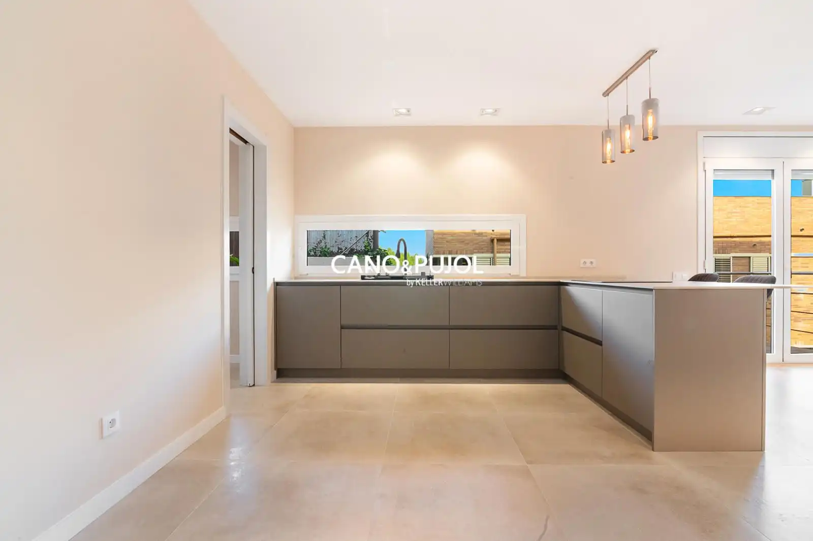 Kitchen of Houses for sale in Sant Cugat del Vallès  with Air Conditioner, Terrace and Swimming Pool