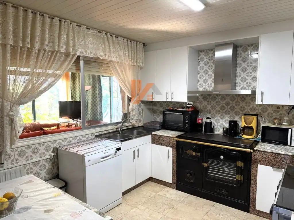 Cocina de Casa o chalet en venta en A Estrada  con Jardín privado, Horno y Balcón