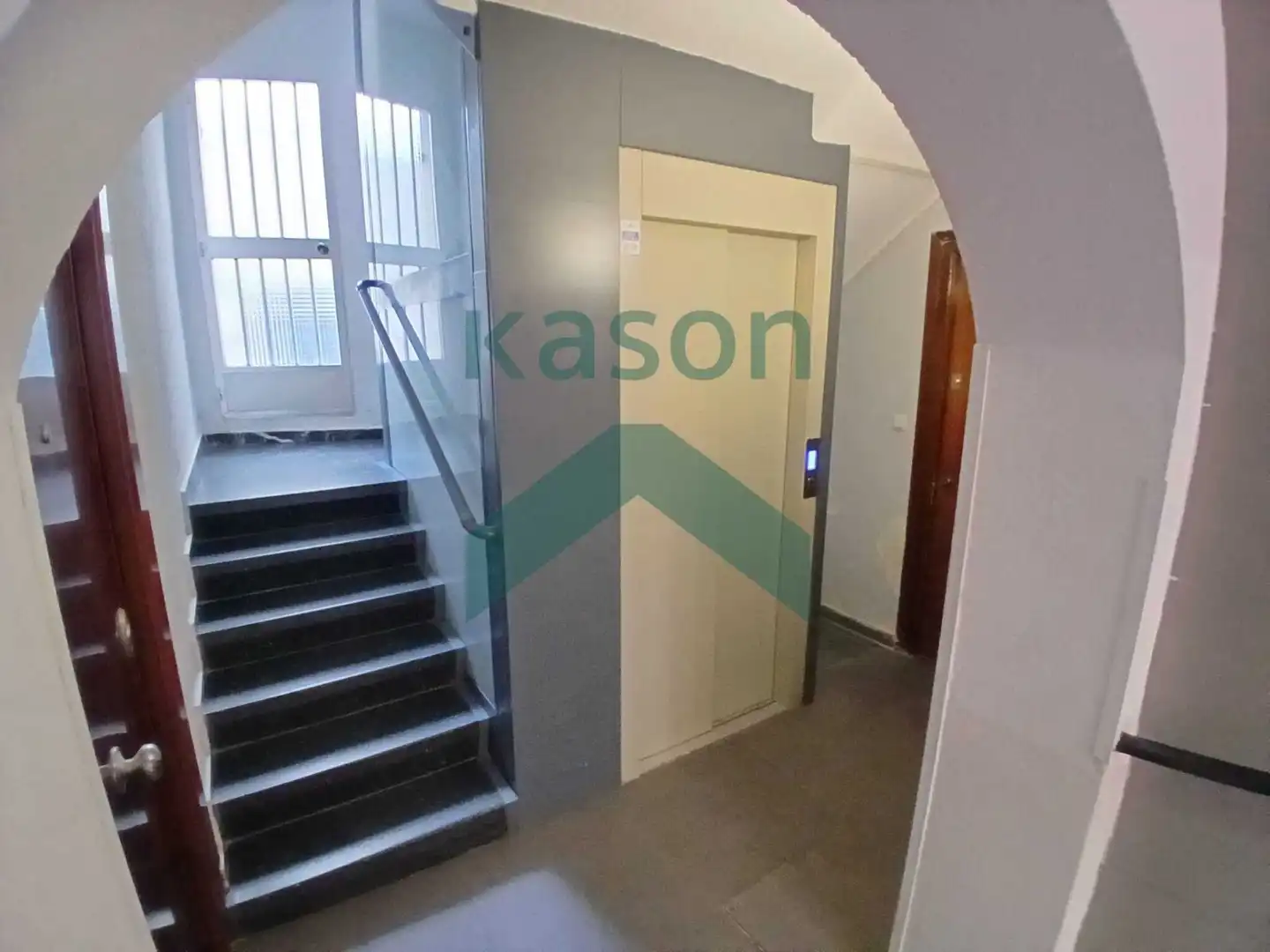 Piso en venta en Madrid con Calefacción, Terraza y Trastero