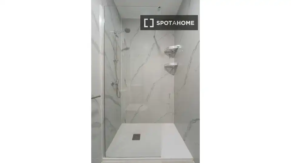 Bathroom of Flat for rent in Puente de Vallecas