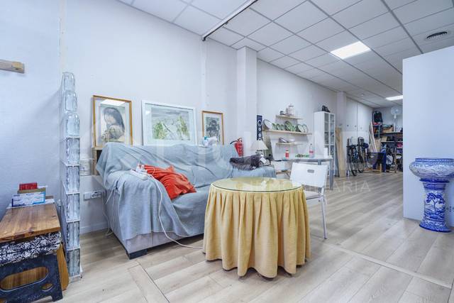 Local comercial en Venta en Gelves
