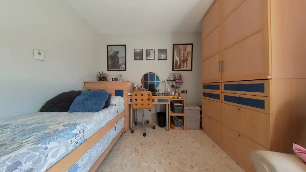 Habitación de Ático en venta en Vélez-Málaga con Aire acondicionado, Terraza y Amueblado