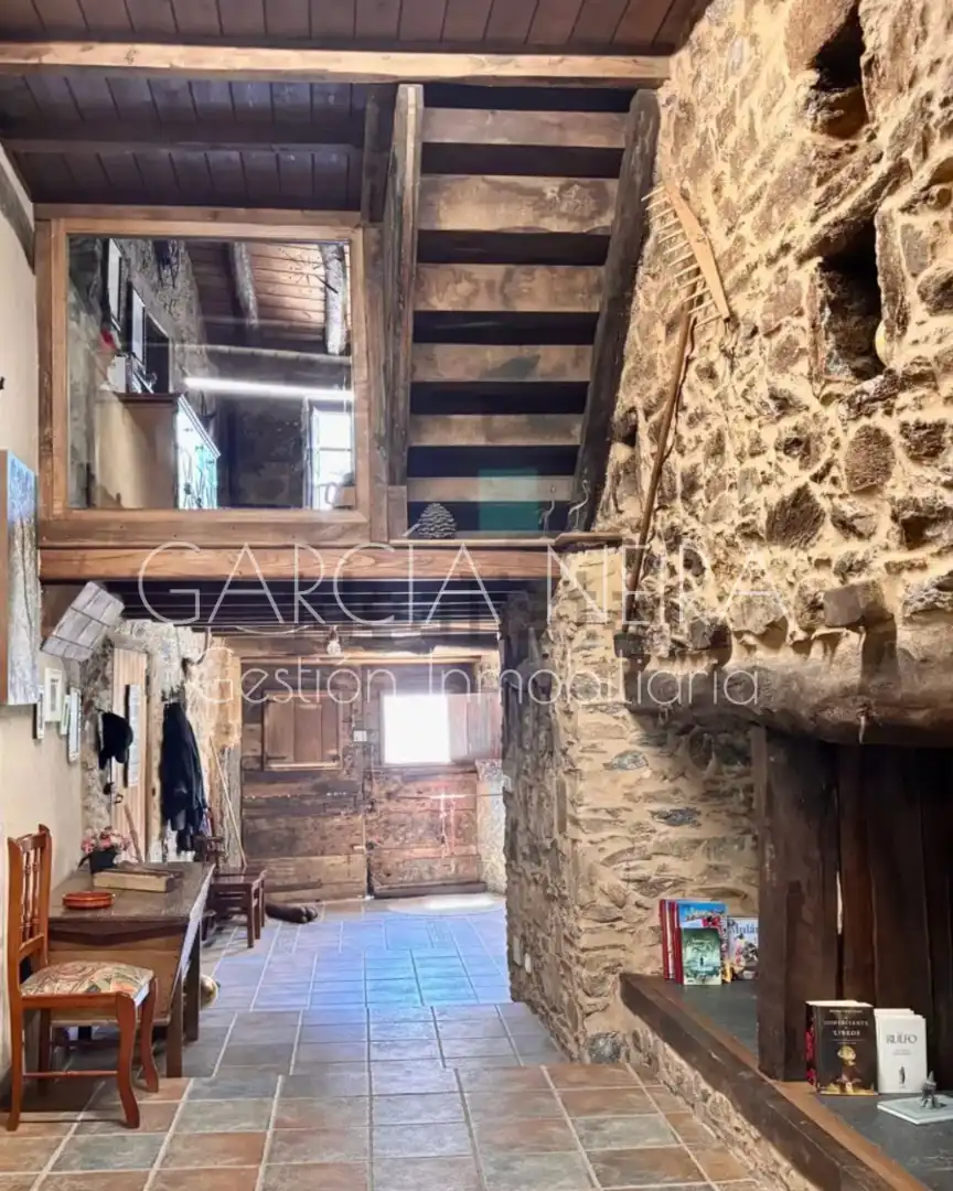 Finca rústica en venta en Baralla con Jardín privado, Parquet y Amueblado
