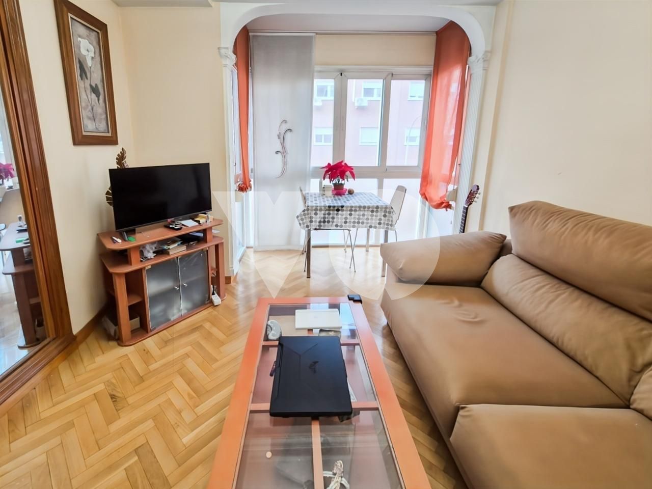Living room of Flat for sale in  Madrid Capital  with Air Conditioner, Heating and Parquet flooring