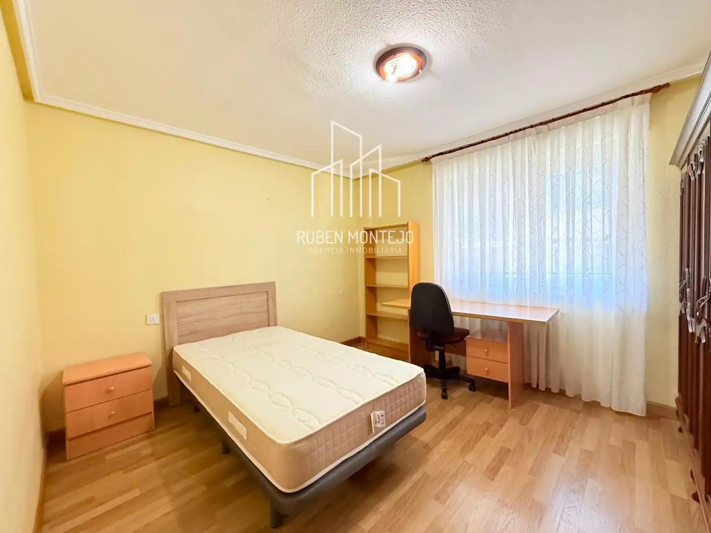 Habitación de Piso de alquiler en Salamanca con Calefacción, Terraza y Horno