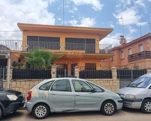 Vista exterior de Casa o xalet en venda en  Albacete Capital amb Calefacció, Terrassa i Traster