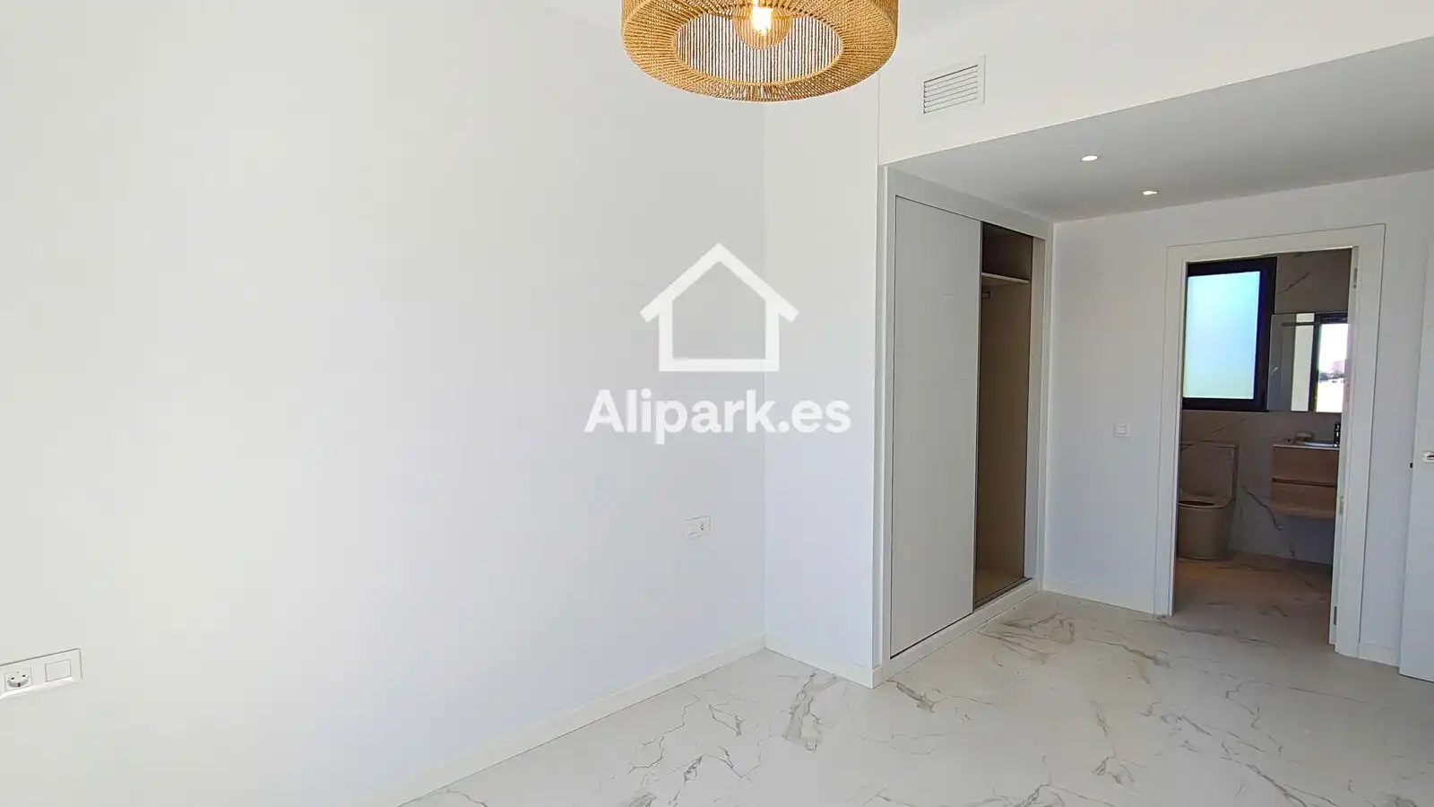 Habitación de Piso de alquiler en Sant Joan d'Alacant con Aire acondicionado, Terraza y Trastero