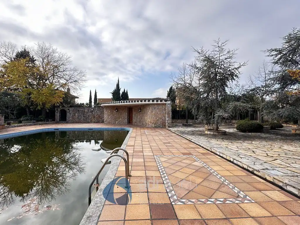 Swimming pool of Houses for sale in Lardero  with Air Conditioner, Heating and Private garden
