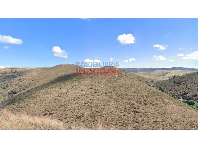 Casa-chalet en Venta en N/A en Valdecañas de Tajo