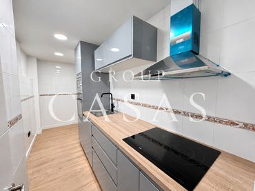 Flat for sale in Carrer de Castelao