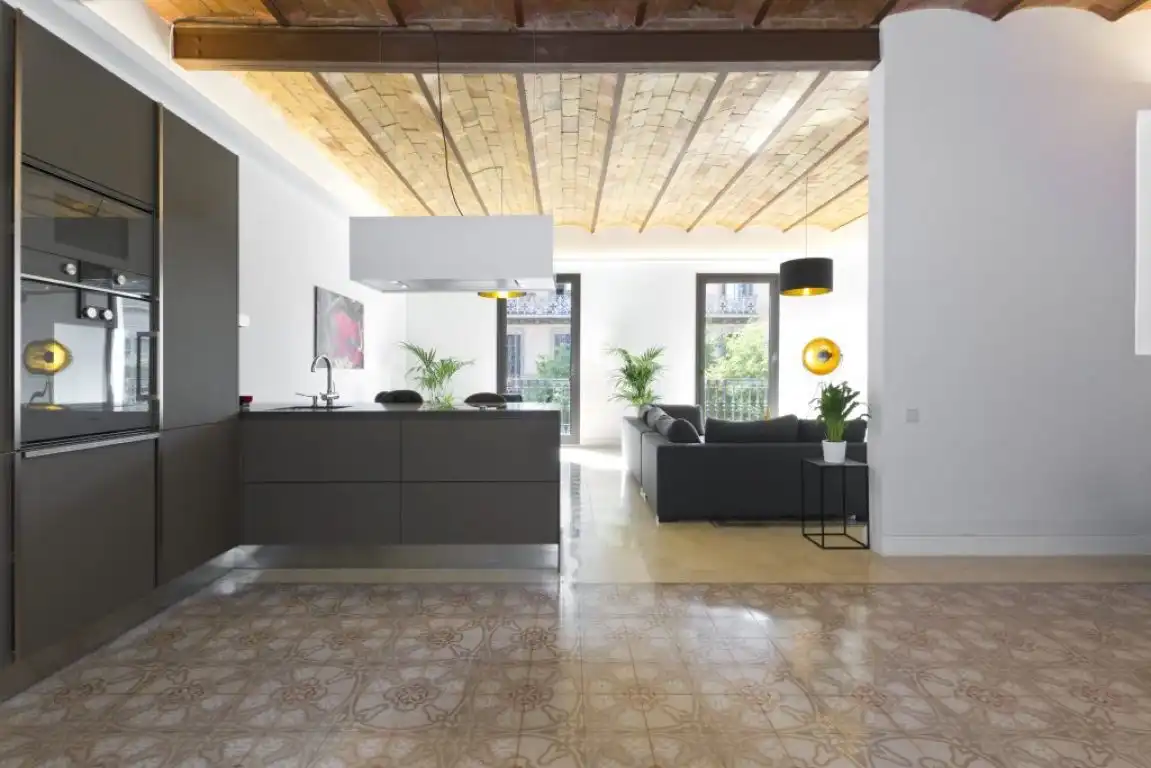 Flat with terrace for sale in Eixample