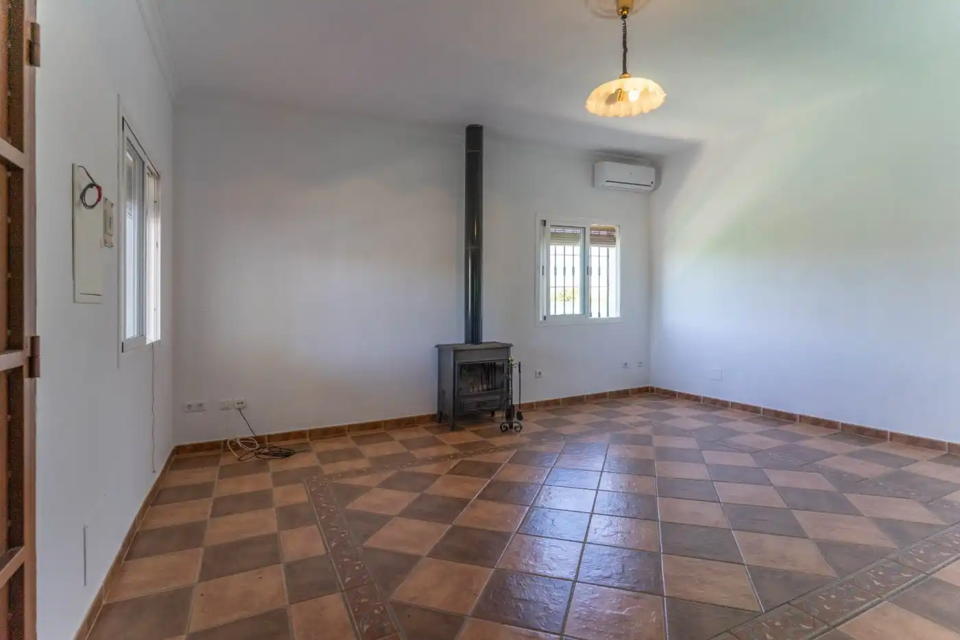 Wohnzimmer von Haus oder Chalet zum Verkauf in Alhaurín El Grande mit Klimaanlage, Privatgarten und Terrasse