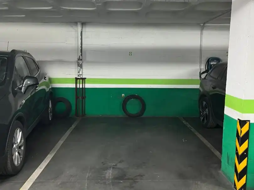 Parking of Garage for rent in Madrid