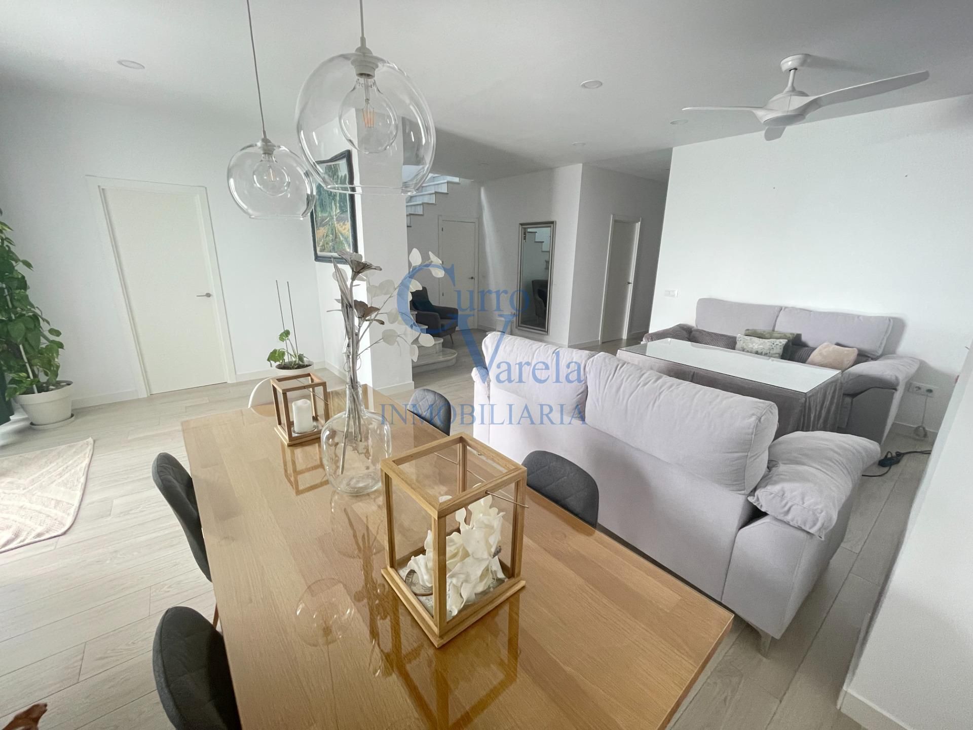 Sala de estar de Casa adosada en venta en Dos Hermanas