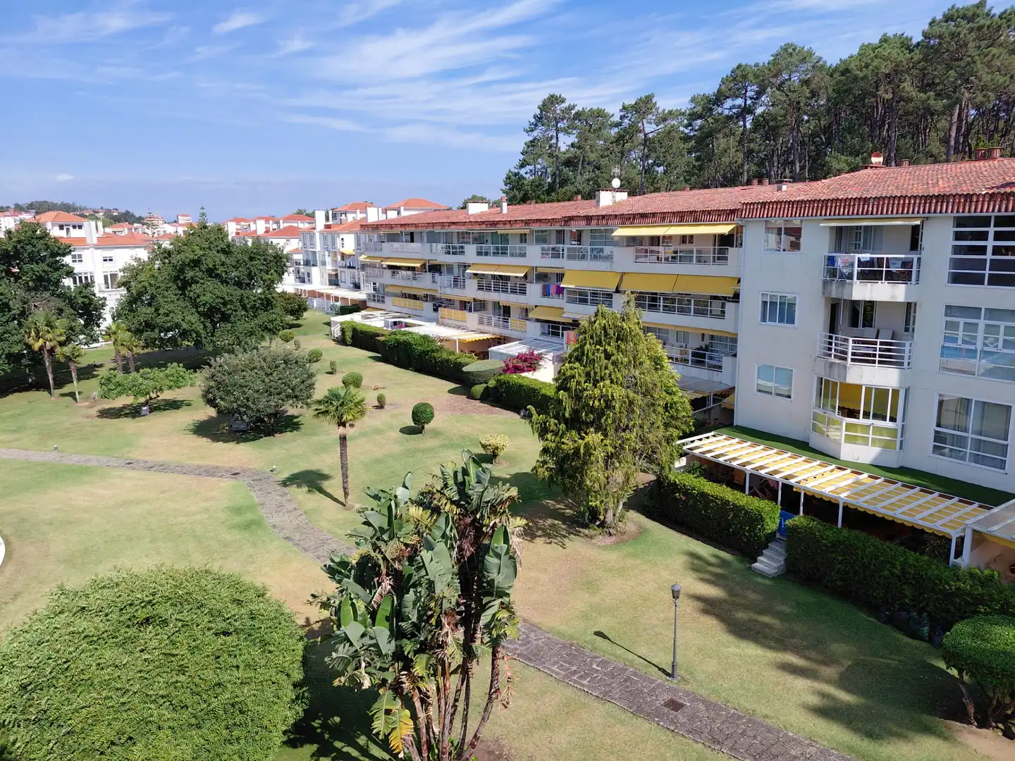 Vista exterior de Ático en venta en O Grove   con Jardín privado, Parquet y Piscina