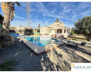 Piscina de Casa o xalet en venda en San Vicente del Raspeig / Sant Vicent del Raspeig amb Jardí privat, Terrassa i Piscina