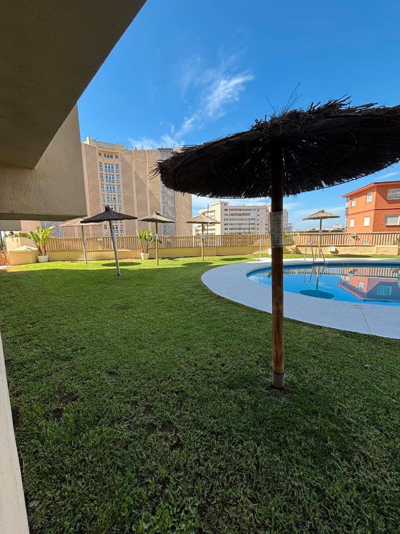 Piscina de Apartamento en venta en Fuengirola con Aire acondicionado, Terraza y Amueblado
