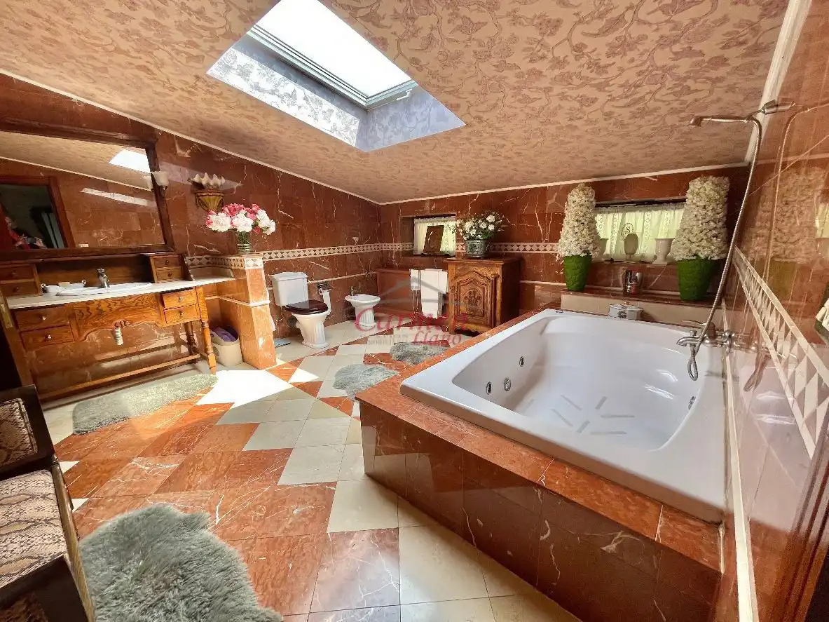 Baño de Casa o chalet en venta en Loiu con Jardín privado, Terraza y Trastero