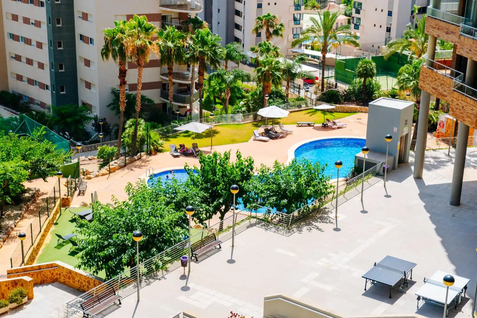 Piscina de Apartament de lloguer en Villajoyosa / La Vila Joiosa amb Aire condicionat, Calefacció i Jardí privat
