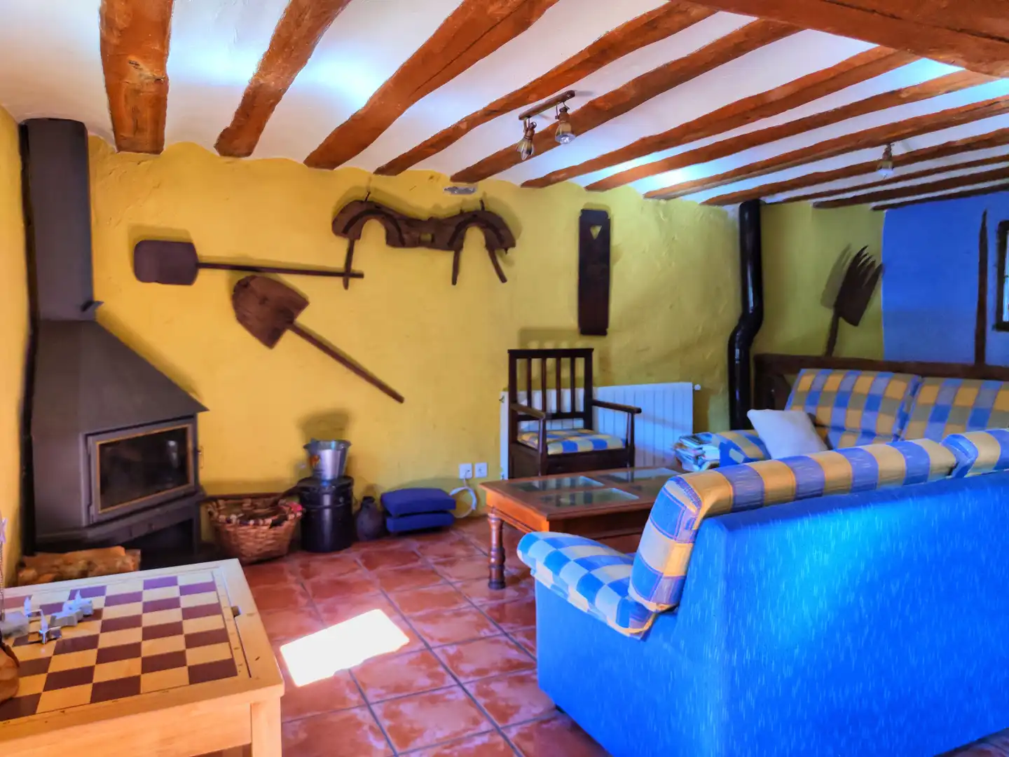 Sala d'estar de Casa o xalet en venda en Ezcaray amb Calefacció, Jardí privat i Moblat