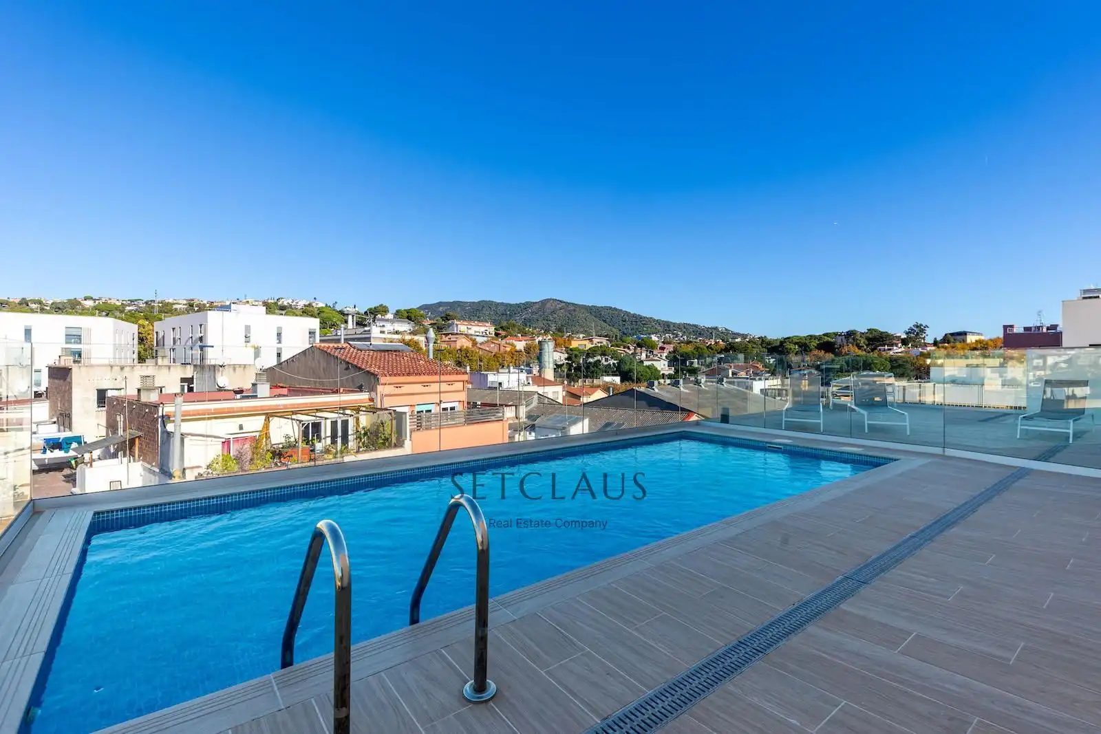 Swimming pool of Flat for sale in El Masnou  with Air Conditioner, Heating and Terrace