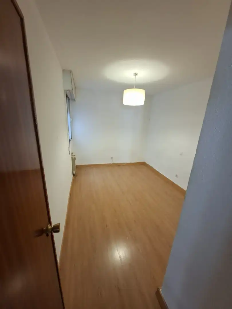 Bedroom of Flat for sale in Torrelodones  with Air Conditioner, Heating and Parquet flooring