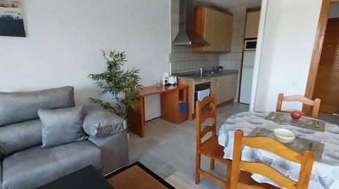 Foto 2 de Piso en venta en Urbanizacion Playa de Guadalobon, 44, Guadalobón, Estepona